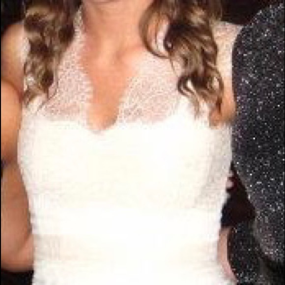 BCBG Ivory ruffle dress Size 4 - Picture 4 of 4